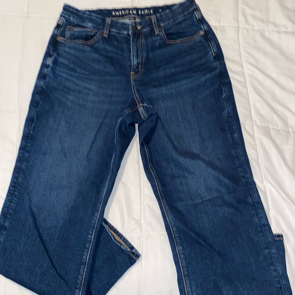 The best pair of American Eagle curvy straight jeans